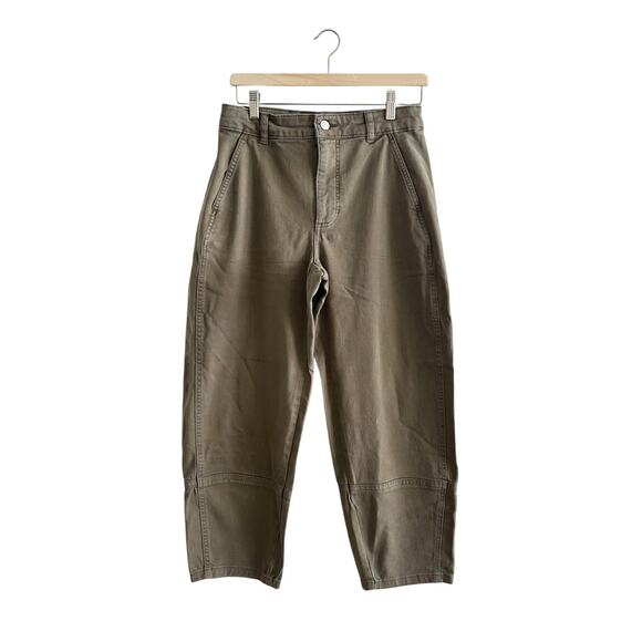 Everlane The Utility Barrel Pant in Dark Moss Green 8 - Picture 6 of 10